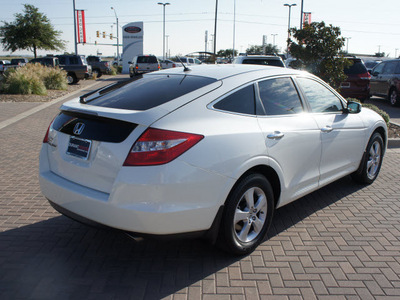 honda accord crosstour 2010 white wagon gasoline 6 cylinders front wheel drive automatic 76087
