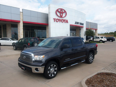 toyota tundra 2013 gray grade gasoline 8 cylinders 2 wheel drive automatic 76049