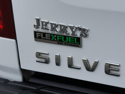 chevrolet silverado 1500 2011 white lt flex fuel 8 cylinders 2 wheel drive 6 speed automatic 76087