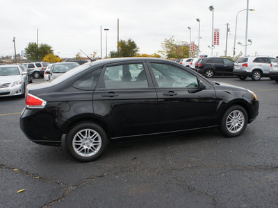 ford focus 2010 black sedan se gasoline 4 cylinders front wheel drive automatic 19153