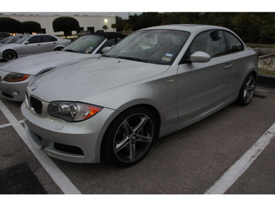 bmw 1 series 2009 gray coupe 135i gasoline 6 cylinders rear wheel drive 6 speed manual 78729