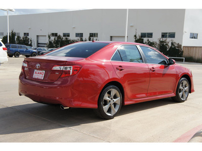 toyota camry 2012 red sedan se sport limited edition gasoline 4 cylinders front wheel drive automatic 78232