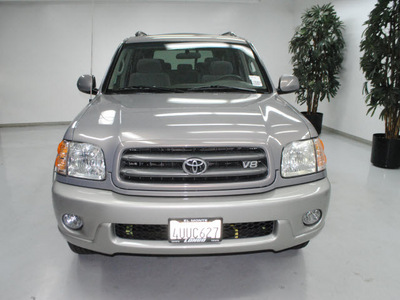 toyota sequoia 2002 silver suv sr5 8 cylinders automatic 91731