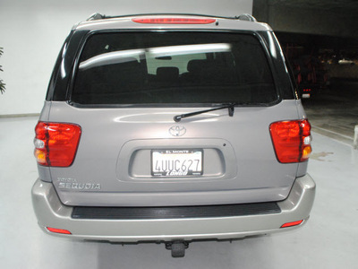toyota sequoia 2002 silver suv sr5 8 cylinders automatic 91731