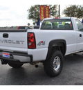 chevrolet silverado 2500hd 2005 white 8 cylinders not specified 78214