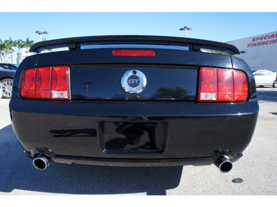 ford mustang 2006 black coupe gt gasoline 8 cylinders rear wheel drive 5 speed manual 33157