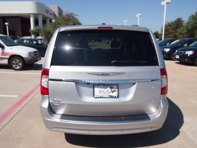 chrysler town and country 2012 silver van touring flex fuel 6 cylinders front wheel drive shiftable automatic 75093