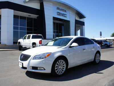buick regal 2013 off white sedan premium 1 gasoline 4 cylinders front wheel drive automatic 76087