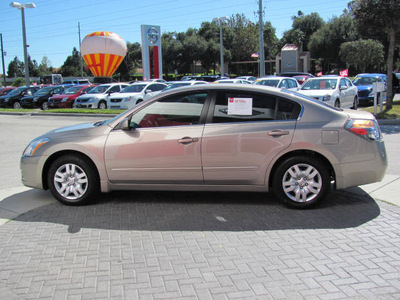 nissan altima 2012 gold sedan s gasoline 4 cylinders front wheel drive automatic 33884