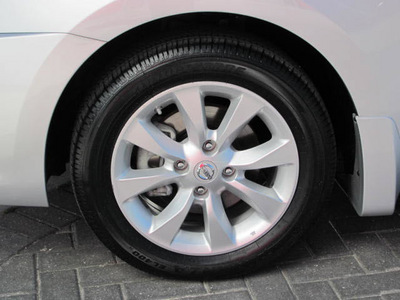 nissan sentra 2012 silver sedan sl gasoline 4 cylinders front wheel drive automatic 33884