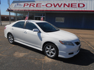 toyota camry 2009 white sedan se gasoline 4 cylinders front wheel drive automatic 75901