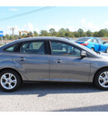 ford focus 2013 gray sedan se 4 cylinders automatic 77532