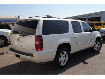 chevrolet suburban 2008 white suv ltz flex fuel 8 cylinders 2 wheel drive automatic 78501