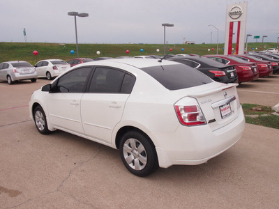 nissan sentra 2012 white sedan 2 0 gasoline 4 cylinders front wheel drive automatic 76116