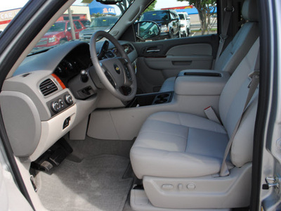 chevrolet tahoe 2012 silver suv flex fuel 8 cylinders 4 wheel drive automatic 75075