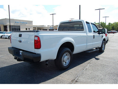 ford f 250 super duty 2010 white xl gasoline 8 cylinders 2 wheel drive automatic with overdrive 77642