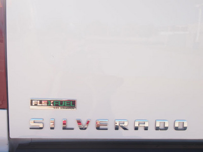 chevrolet silverado 1500 2010 white lt flex fuel 8 cylinders 4 wheel drive automatic 76108