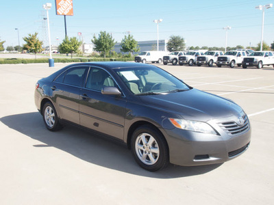 toyota camry 2009 dk  gray sedan le gasoline 4 cylinders front wheel drive automatic 76108