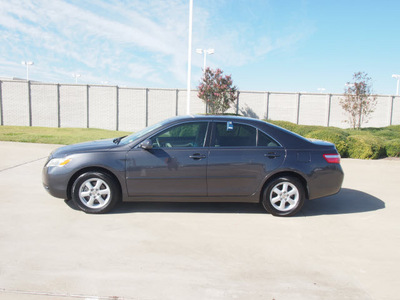 toyota camry 2009 dk  gray sedan le gasoline 4 cylinders front wheel drive automatic 76108