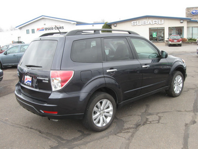 subaru forester 2012 dk  gray wagon 2 5x premium gasoline 4 cylinders all whee drive autostick 55811