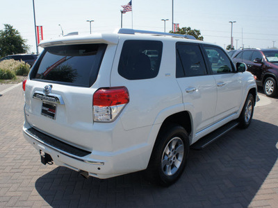 toyota 4runner 2011 white suv sr5 gasoline 6 cylinders 2 wheel drive automatic 76087