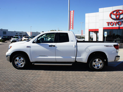 toyota tundra 2011 white sr5 gasoline 8 cylinders 2 wheel drive automatic 76087