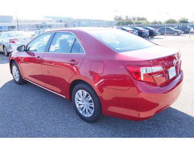 toyota camry 2012 red sedan le gasoline 4 cylinders front wheel drive automatic 77074