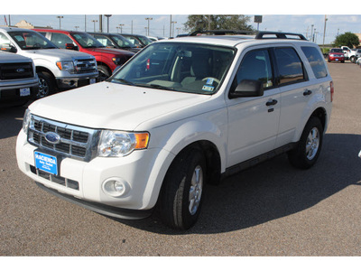 ford escape 2009 white suv xlt gasoline 4 cylinders front wheel drive automatic 78539