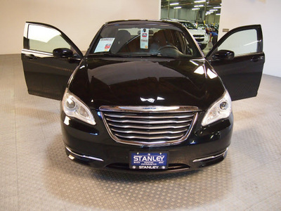 chrysler 200 2012 black sedan touring gasoline 4 cylinders front wheel drive automatic 75219