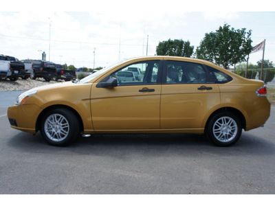 ford focus 2009 gold sedan se gasoline 4 cylinders front wheel drive automatic 78753