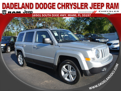 jeep patriot 2013 silver suv latitude gasoline 4 cylinders front wheel drive automatic 33157