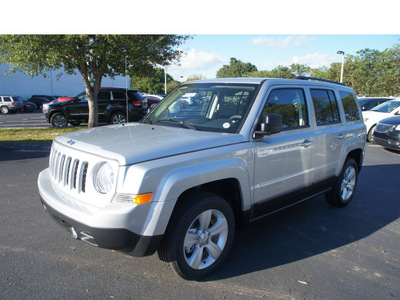 jeep patriot 2013 silver suv latitude gasoline 4 cylinders front wheel drive automatic 33157