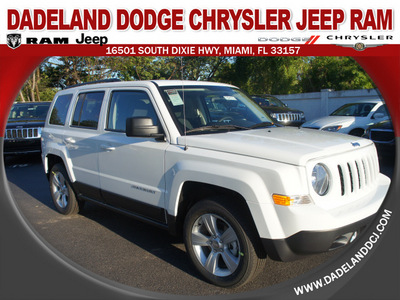 jeep patriot 2013 white suv latitude gasoline 4 cylinders front wheel drive automatic 33157