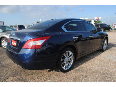 nissan maxima 2010 dk  blue sedan gasoline 6 cylinders front wheel drive automatic with overdrive 77590