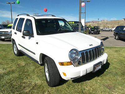 jeep liberty 2006 white suv limited gasoline 6 cylinders 4 wheel drive automatic 81212