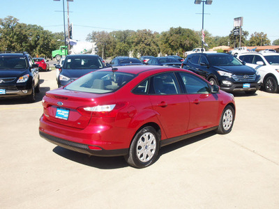 ford focus 2012 red sedan se flex fuel 4 cylinders front wheel drive automatic 76049