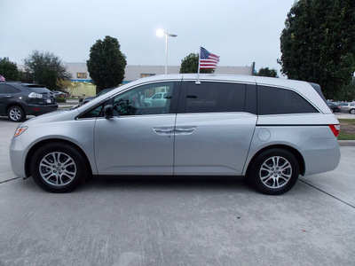 honda odyssey 2012 silver van ex gasoline 6 cylinders front wheel drive automatic with overdrive 77099