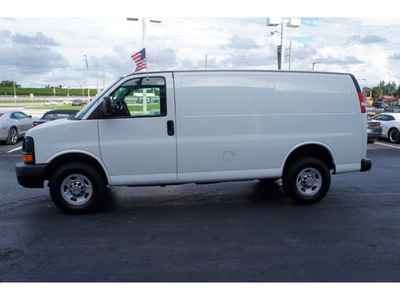 chevrolet express 2500 2012 white van diesel 8 cylinders rear wheel drive automatic 33177