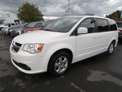 dodge grand caravan 2011 white van crew flex fuel 6 cylinders front wheel drive automatic 13502