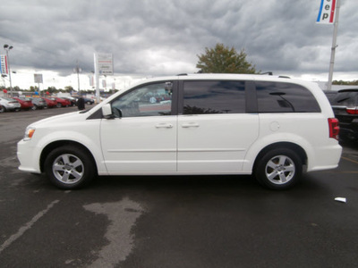 dodge grand caravan 2011 white van crew flex fuel 6 cylinders front wheel drive automatic 13502