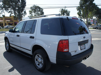 ford explorer 2004 white suv xlt 6 cylinders automatic 92882