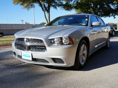 dodge charger 2012 silver sedan se gasoline 6 cylinders rear wheel drive shiftable automatic 75080