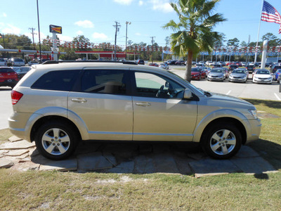 dodge journey 2010 gold suv sxt gasoline 6 cylinders front wheel drive automatic 75901