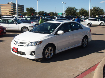 toyota corolla 2011 white sedan s gasoline 4 cylinders front wheel drive automatic 76053