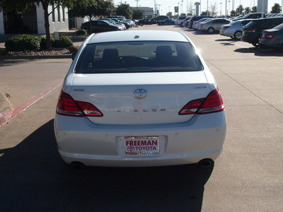 toyota avalon 2010 white sedan limited gasoline 6 cylinders front wheel drive automatic 76053