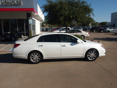 toyota avalon 2010 white sedan limited gasoline 6 cylinders front wheel drive automatic 76053