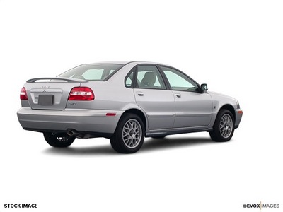 volvo s40 2004 sedan gasoline 4 cylinders front wheel drive automatic 79407