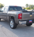 chevrolet silverado 1500 2013 brown lt flex fuel 8 cylinders 2 wheel drive 20   x 8 5in chrm cladfog lmp 77090