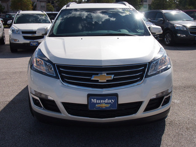 chevrolet traverse 2013 white diamond lt gasoline 6 cylinders front wheel drive 6 speed automatic 77090