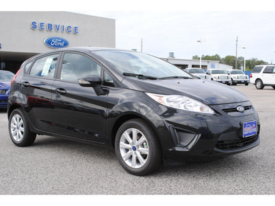 ford fiesta 2013 black hatchback se gasoline 4 cylinders front wheel drive 6 speed automatic 77532